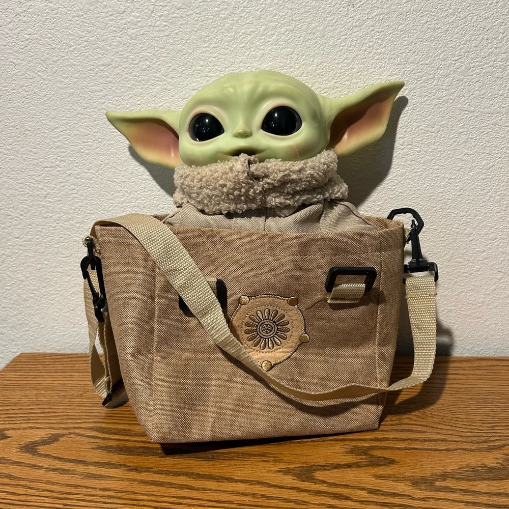Baby Yoda Toy in Cloth Carry Bag - Picture 1 of 13